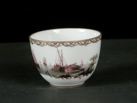 Tea bowl and saucer