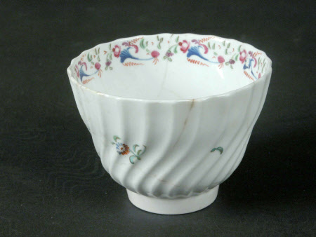 Tea bowl and saucer