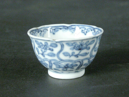 Tea bowl and saucer