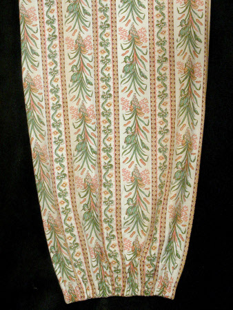 Curtains and pelmets