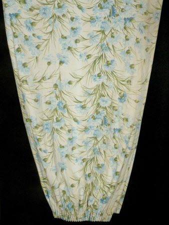 Curtains and pelmets