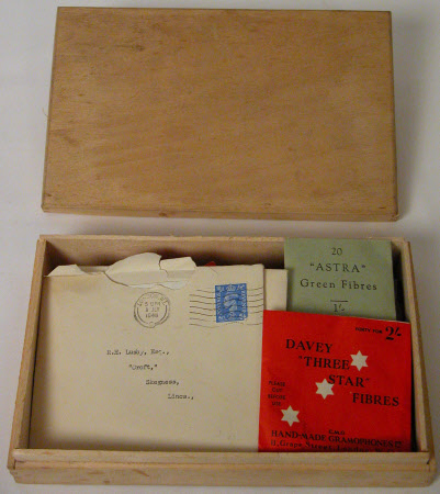 Gramophone needles box