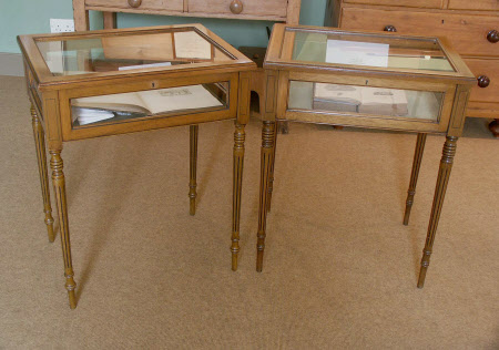 Display table