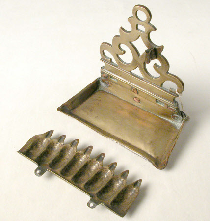 Wick holder