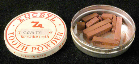 Tooth powder tin