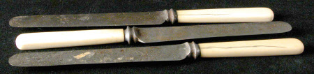 Serving knife