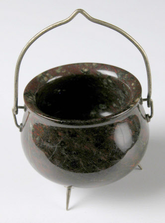 Miniature cauldron