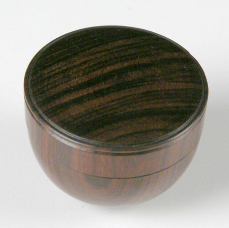 Cosmetic pot