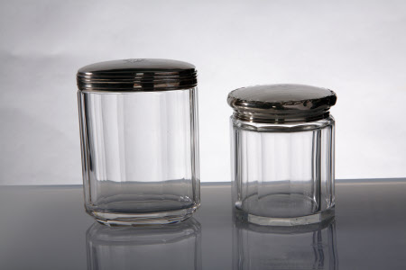 Cosmetic jar