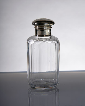 Cosmetic bottle
