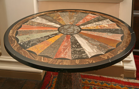 Pedestal table