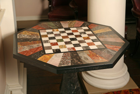 Pedestal table
