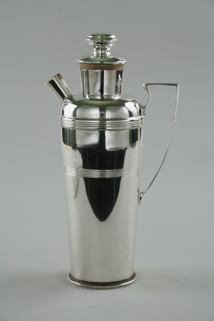 Cocktail shaker