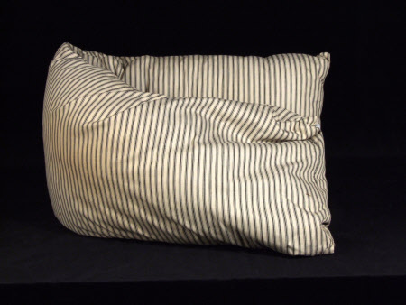 Bolster pillow