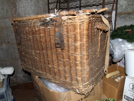 Linen basket