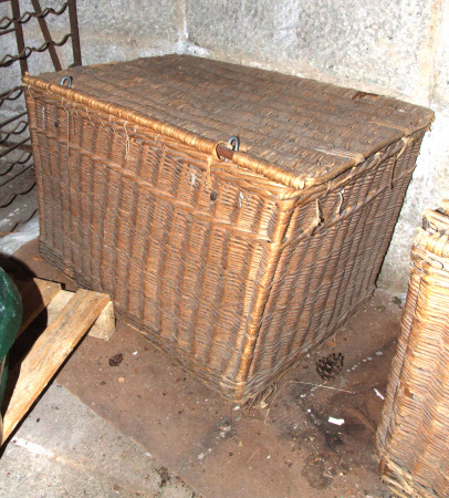 Linen basket