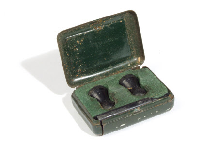 Ear plug box