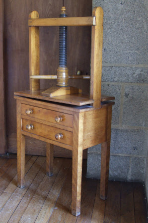 Linen press