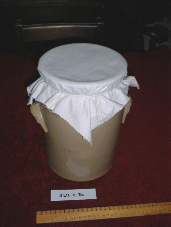 Flour jar