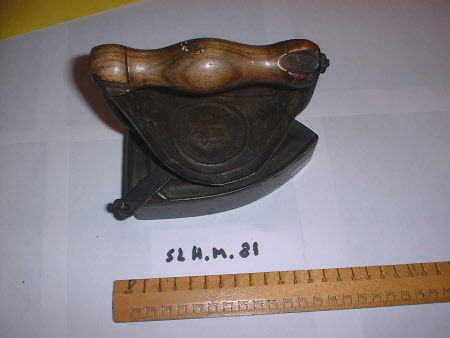 Box iron