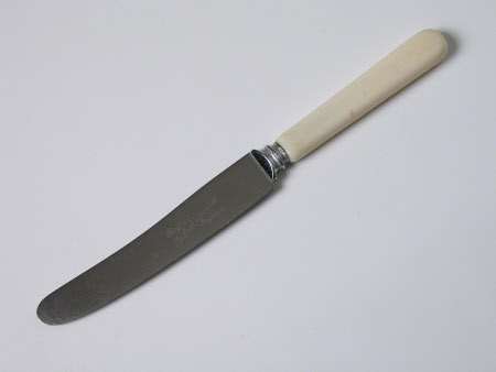 Tea knife