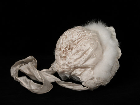 Child's bonnet