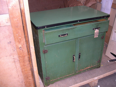 Kitchen cabinet