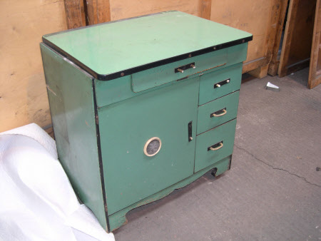 Kitchen cabinet