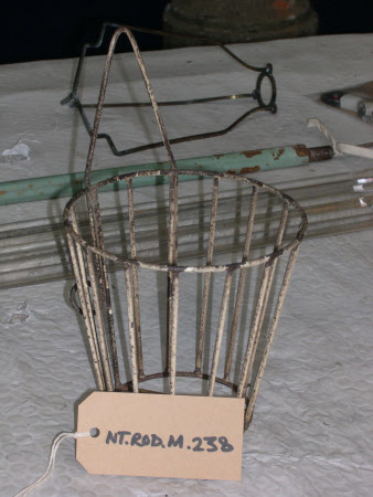 Plant pot holder