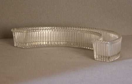 Flower arrangement dish