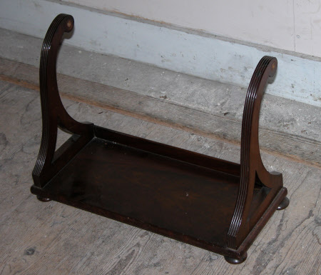 Dressing mirror stand