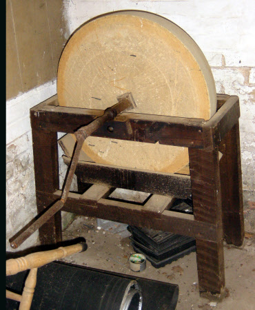 Stone grinder