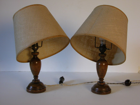 Table lamp