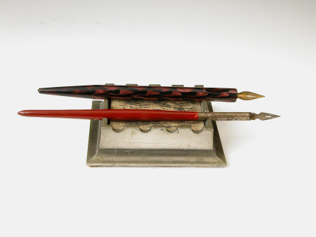 Pen rest