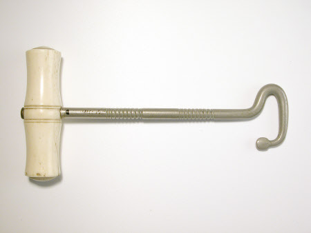 Button hook