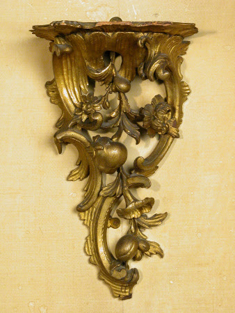 Wall bracket
