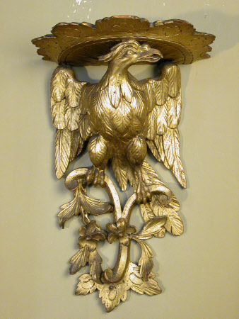 Wall bracket