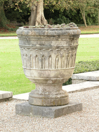 Garden vase