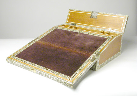 Lap desk