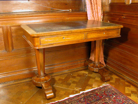 Library table
