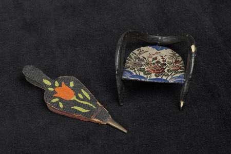 Dolls' chair