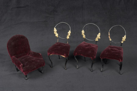 Dolls' chair