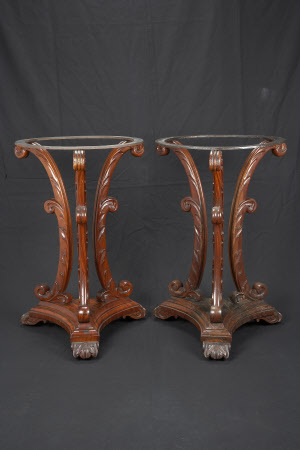 Jardiniere stand