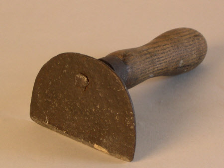 Dough scraper