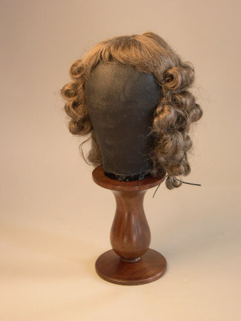 Wig stand
