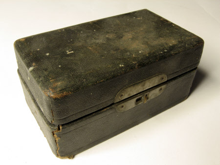 Safety razor box