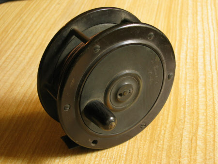 Fishing reel