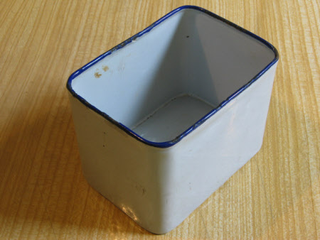 Picnic tin