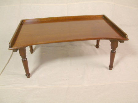 Bed table