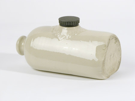Hot water bottle